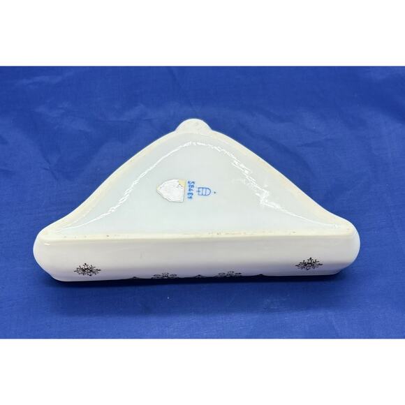 Vtg Porcelain Triangle Trinket Jewelry Box Courting Couple By Arnart Creation - Picture 7 of 9